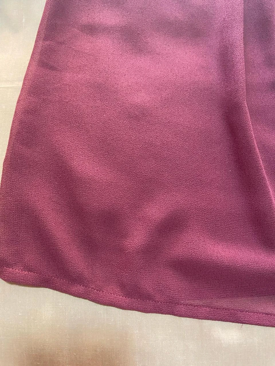 Blusa vaporosa color burdeos, transparente. Only. Talla S – photo 2
